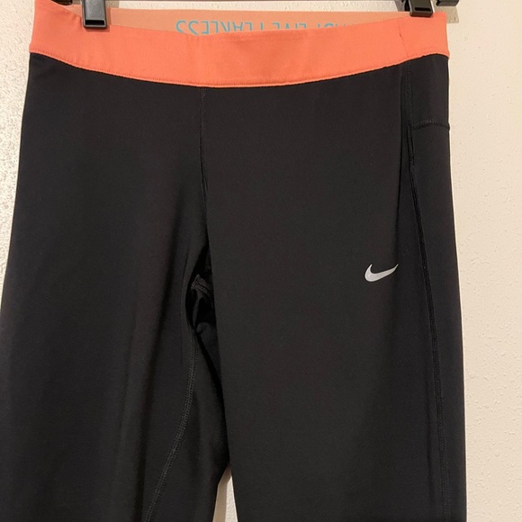 Women's Nike Compression Capri Leggings SIZE MED Dri Fit Run Fast Live Fearless. - Picture 2 of 12